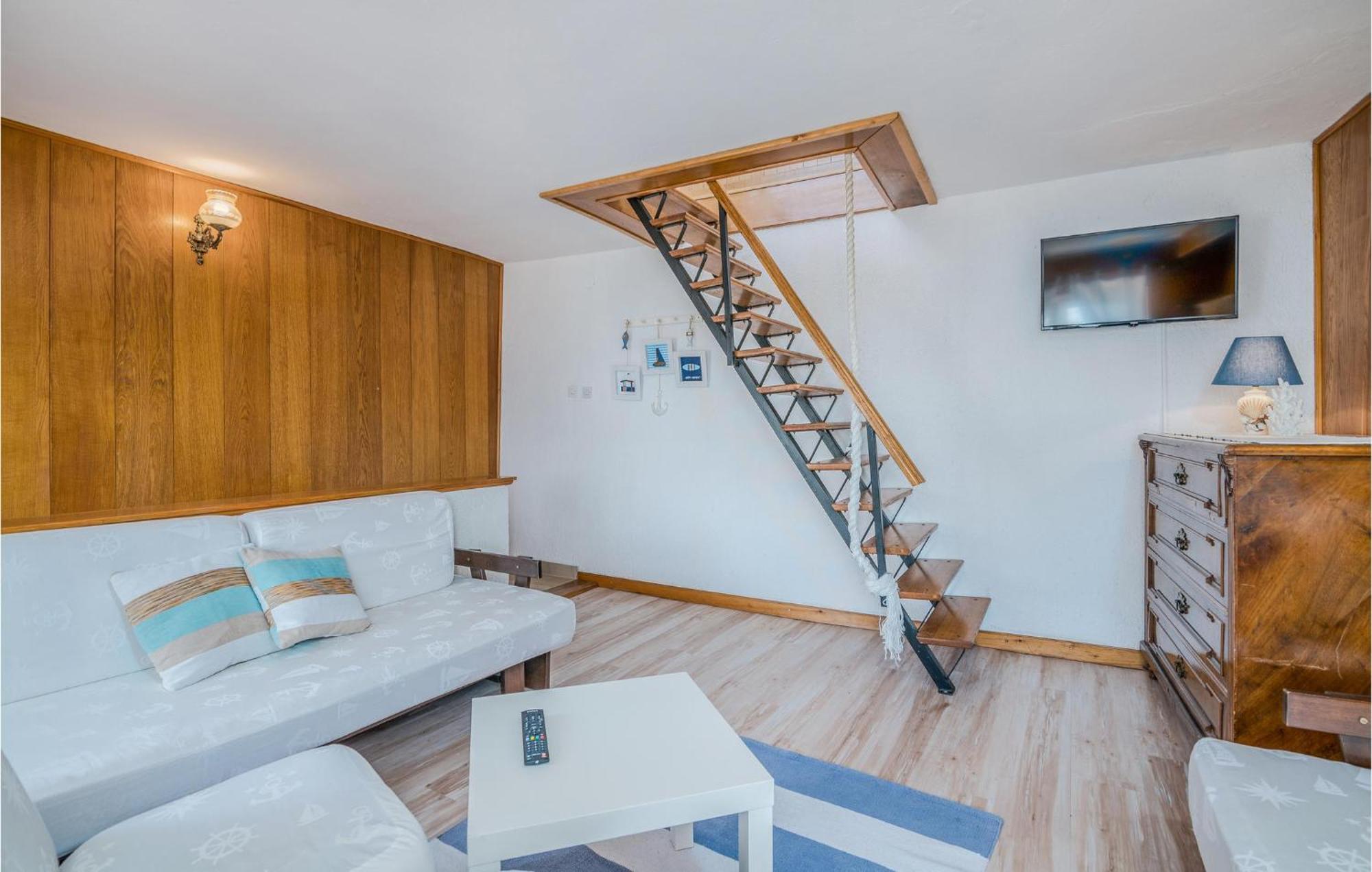 2 Bedroom Gorgeous Home In Baska Exterior foto